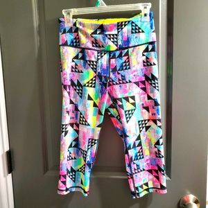 Victoria's Secret Knockout Neon Crop Leggings (S)